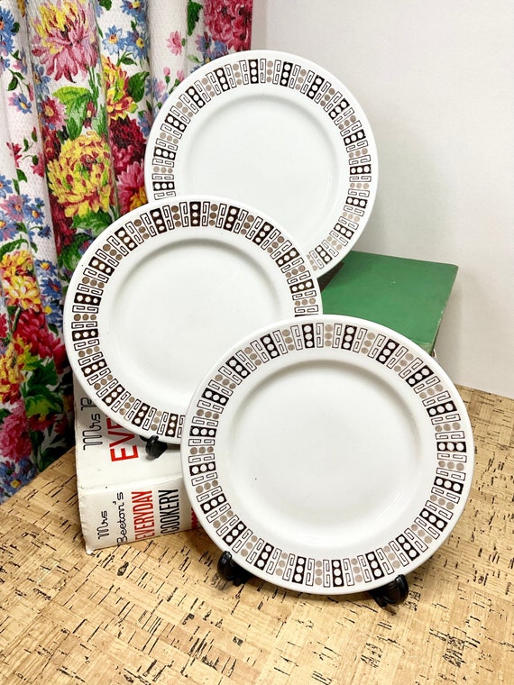 W H Grindley ‘Tonga’ Side Plates. Vitrified White Granite. 1960s Vintage.