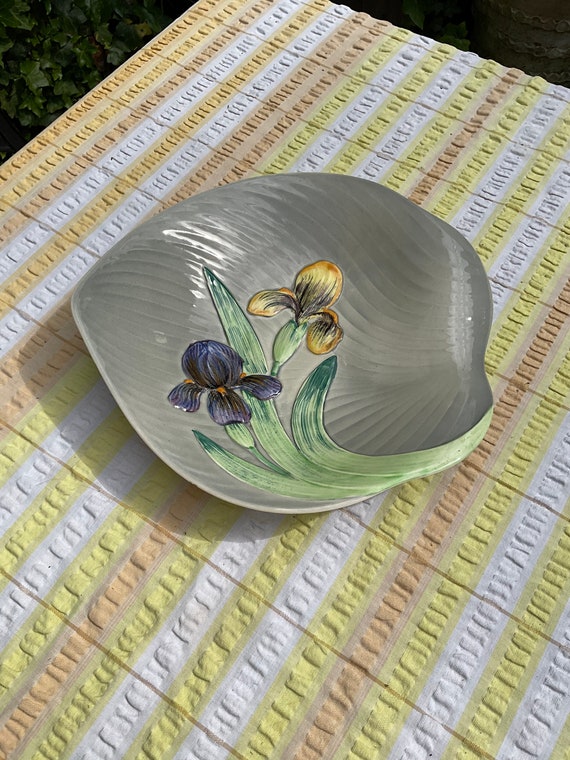 Shorter and Sons ‘Iris’ Bowl. 1940s Vintage.