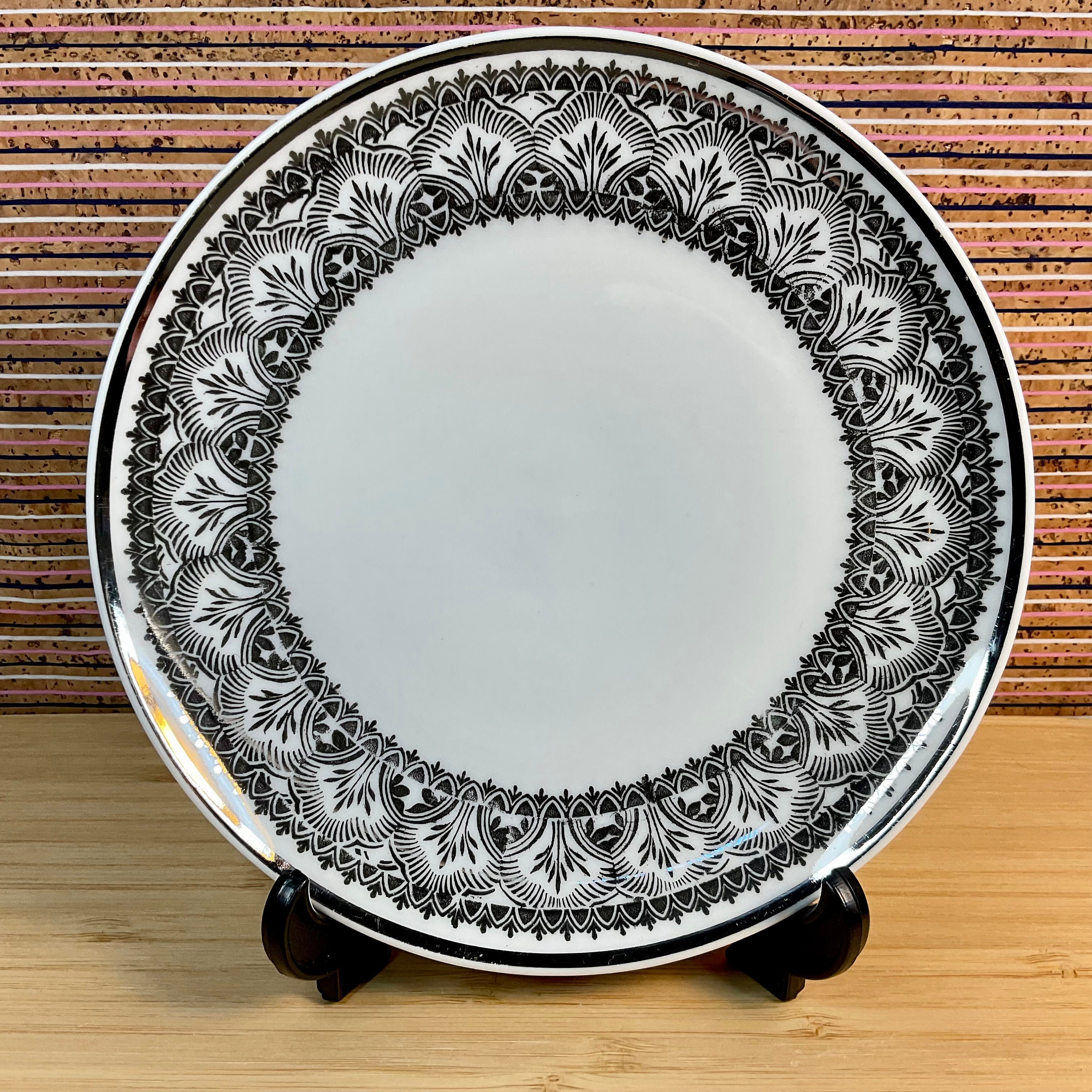 Vintage 1980s Winterling Schwarzenbach Bavaria White and Platinum Side Tea Plates / Ornate Silver Pattern / Retro Tablware / German Crockery