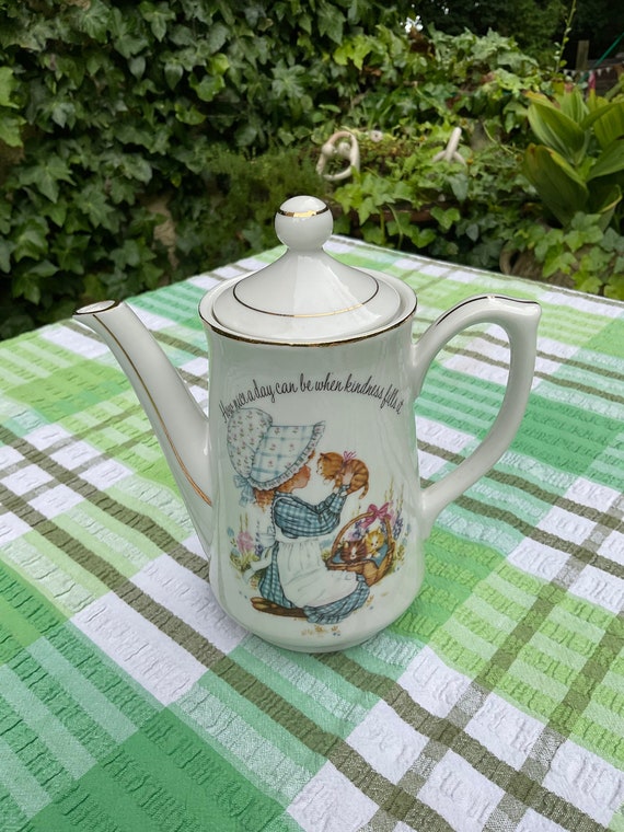 Delgado Roth Petticoats and Pantaloons ‘How Nice A Day Can Be When Kindness Fills It’ small Coffee Pot. 1970s Vintage.