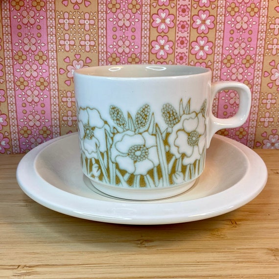 Vintage 1970s Hornsea ‘Fleur’ Cup & Saucer Sets and Single Cups / Retro Tableware / 70s Home Decor Accessory / Green and White Poppy Design