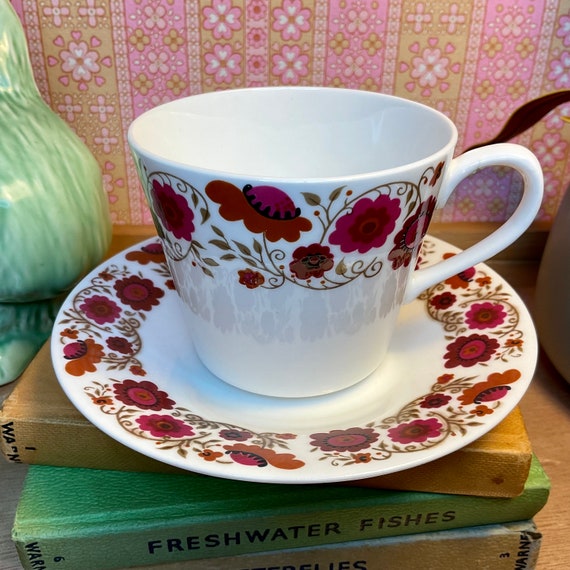 Vintage 1960s Ridgway ‘Carissima’ Bone China Cup and Saucer Sets / Pink Folky Floral / Retro Tableware / 60s Home Decor /Accessories/ Gift