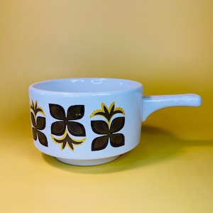 Retro bruin olijfgroen en gele bloemen soepkom jaren 70 met handvat - Vintage Staffordshire keukenservies