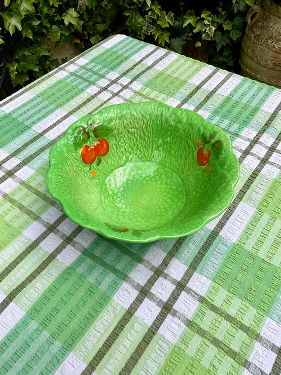 Crown Devon Tomato and Leaf Serving Bowl. 1930s Vintage.