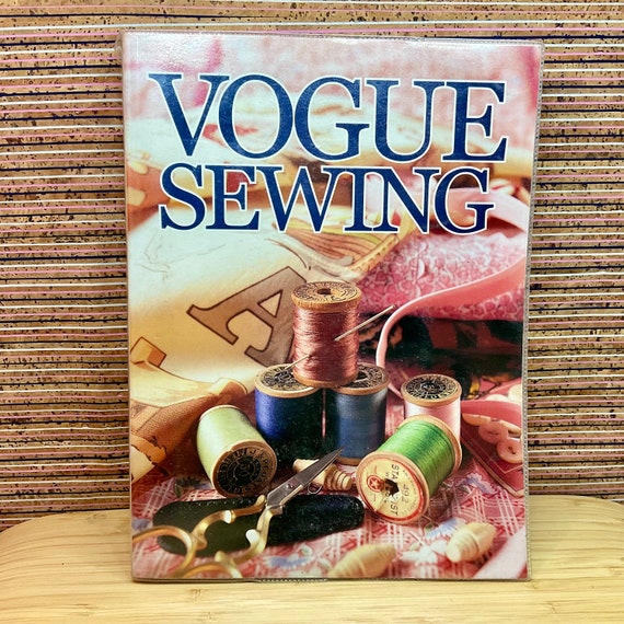 Vogue Sewing / Butterick / Vintage 2000 30th Anniversary Edition / Fashion Sewing Guide / Manual / Large Illustrated Softback / Home Sewer