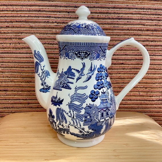 Churchill Willow Pattern Coffee Pot / Traditional Blue and White / Retro Crockery / Vintage Tableware / Coectable Home Decor Accessory