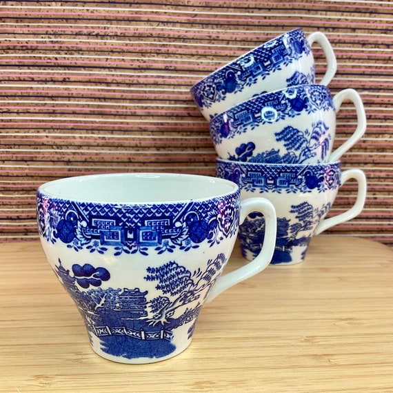Set of Four Wood’s Willow Pattern Tea Cups / Traditional Blue and White Crockery / 1960s Vintage / Collectable / Retro Tableware