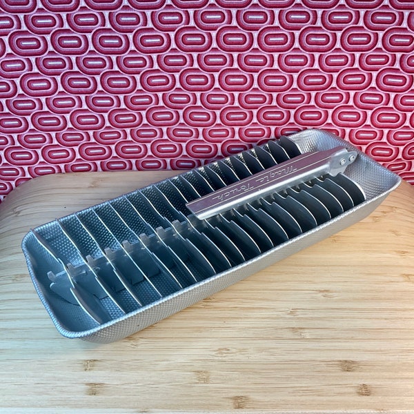 Vintage 1950s Magic Touch Metal Ice Cube Ice Chip Tray / 50s Retro Home Bar Accessory / Kitchen Appliance / Collectable Drinkware Gadget