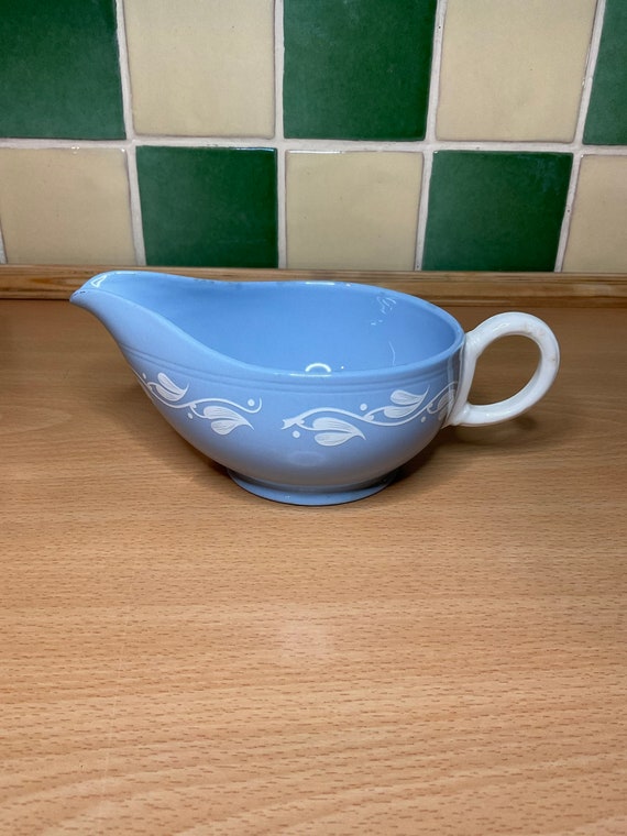 Grindley Azure Leaf Gravy/Sauce Boat. 1950s Vintage.