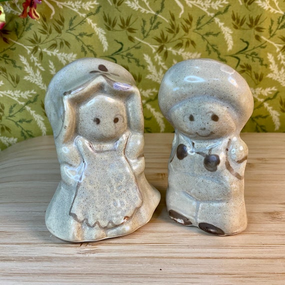 Vintage 1970s Pair Of Tremar Pottery Children Figurines / 70s Home Decor Accessory / Collectable Small Pottery / Cute Vintage Detail / Gift