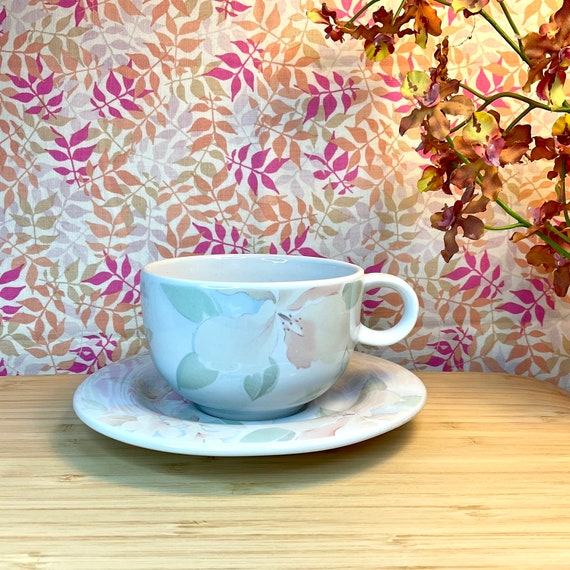 Vintage 1980s Hornsea ‘Ophelia’ Cups & Saucer Sets / Peach Sage Green and White Pastel Floral / Retro Tableware / 80s Home Decor Accessory