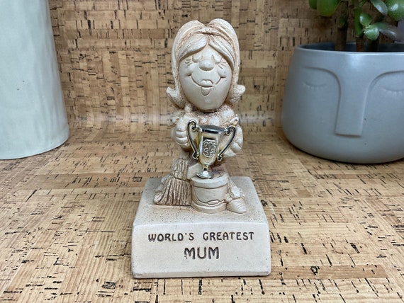 Paula 1970 World’s Greatest Mum Collectable Figurine Gift Ornament. 1970s Vintage.