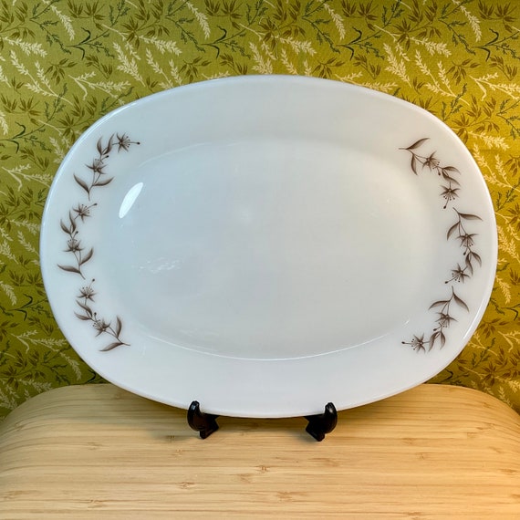 Vintage 1970s JAJ Pyrex Silver Birch Oval Dinner Plate / Meat Platter / Retro Tableware / 70s Home Decor Accessory / Brown Floral Design