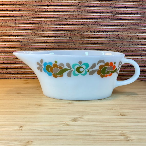 Vintage 1970s JAJ Pyrex Carnaby Tempo Gravy or Sauce Boat / Retro Tableware and Kitchen Crockery / 70s Home Decor and Dining Accessory /