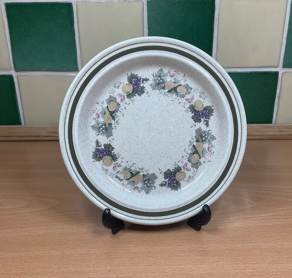 Vintage 1970s Royal Doulton ‘Harvest Garland’ Side Plates / Retro Tableware / Kitchen Crockery / Replacement Piece / Fruit and Leaves Design