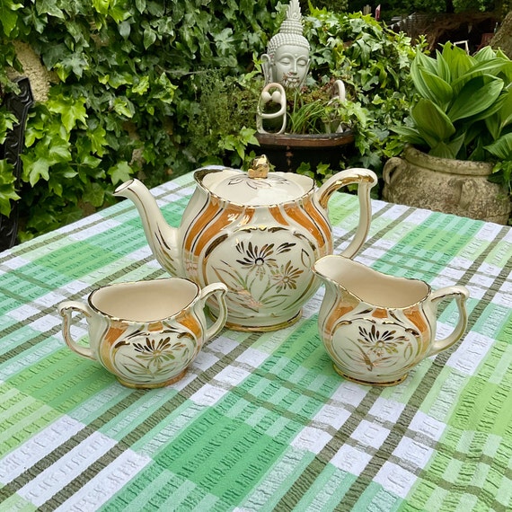 Vintage 1950s Gibsons Peach and Gold Lustreware Teapot Milk Jug and Sugar Bowl Set / Retro Tableware / Afternoon Tea Party / Vintage Home