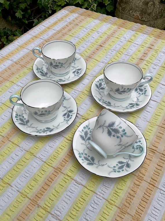 Aynsley ‘Las Palmas’ Cup and Saucer Sets and Single Cups. 1940s Vintage.