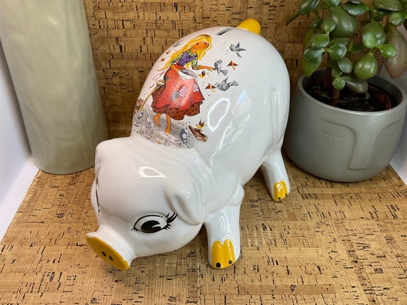 Gisela Gottschlisch Maryleigh Pottery Large Ceramic Piggy Pank Money Box. 1970s Vintage.