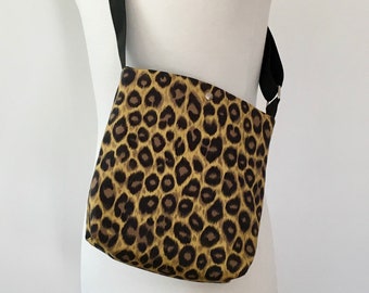 バッグ LEOPARD PATTERNED CORDUROY SHOULDER BAG Leopard Print Corduroy Shoulder Bag (leopard Print Fabric Color of