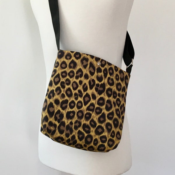 sac bandoulière imprimé léopard, besace tissu panthère,