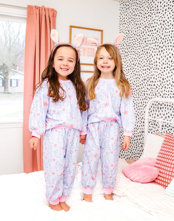 Kids bunny lounge set/ kids easter lounge set/ lounge set for kids/ kids cozy clothing/ comfy clothing for kids/ kids sweats