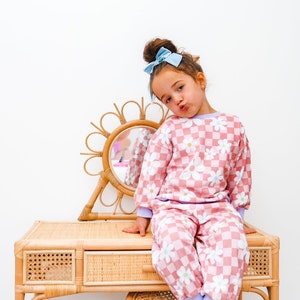 Conjunto de salón a cuadros para niños/conjunto de salón con margaritas para niños/conjunto de salón para niños/ropa de regreso a la escuela para niños/ropa cómoda para niños/conjunto de sudor para niños