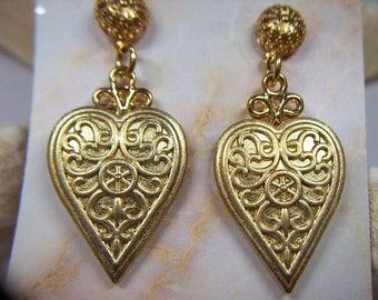 Gold Florentine Hearts Earrings