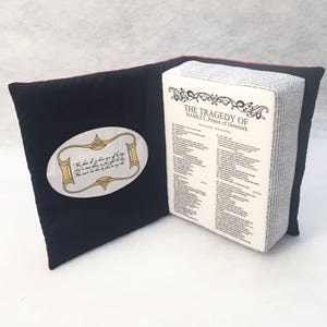 Shakespeare Pillow Book image 4