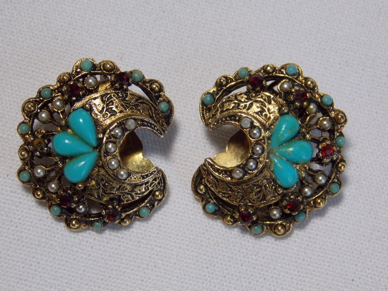 Seed Pearls and Red Rhinestones VG ART Vintage Filigree Pin and Earring Set with Turquoise