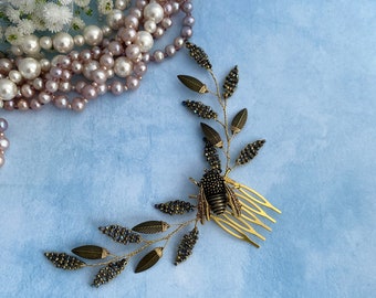 Hair comb leaf headpiece honey bee woodland hair accessory leaf hairpiece honeybee Prom hair jewelry woodland wedding bug hair comb branch