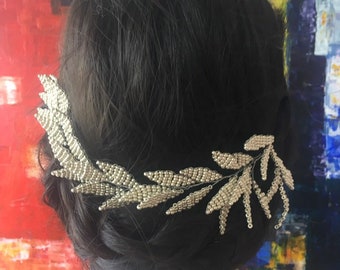 Bridal leaf hairpiece, hair vine with leaves, wedding hair adornment, bridal branch hair pin, Laurel leaf back tiara, Greek Goddess leaves