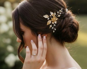 Bridal gold flower hair comb with leaves, Wedding jewellery, Summer gift
