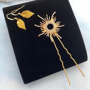 Horquilla nupcial con diseño de sol dorado: tocado celestial de boda con diamantes de imitación