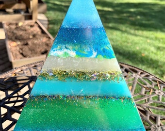 Large Resin (Ocean Colors) - Blue, Green, Turquoise, & Pearl Pyramid Lamp