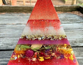 Large Resin Dried Flower Pyramid Lamp in Shades of Red, Purple, Pearl & Silver