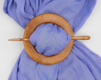 Broche de madera de encina para bufandas ( shawl pin )