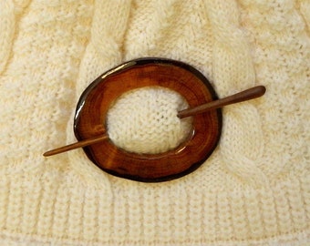 Broche de madera de olivo para bufandas