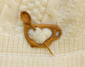 Acacia wood brooch in the shape of a coffee cup for sweaters, scarves and silk scarves.