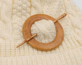 Broche de madera de encina para bufandas ( shawl pin )