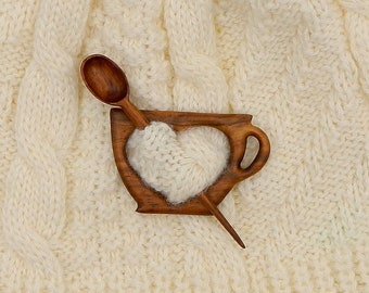 Broche de madera de teca umbila en forma de taza de café  para jerséis, bufandas y pañuelos de seda.