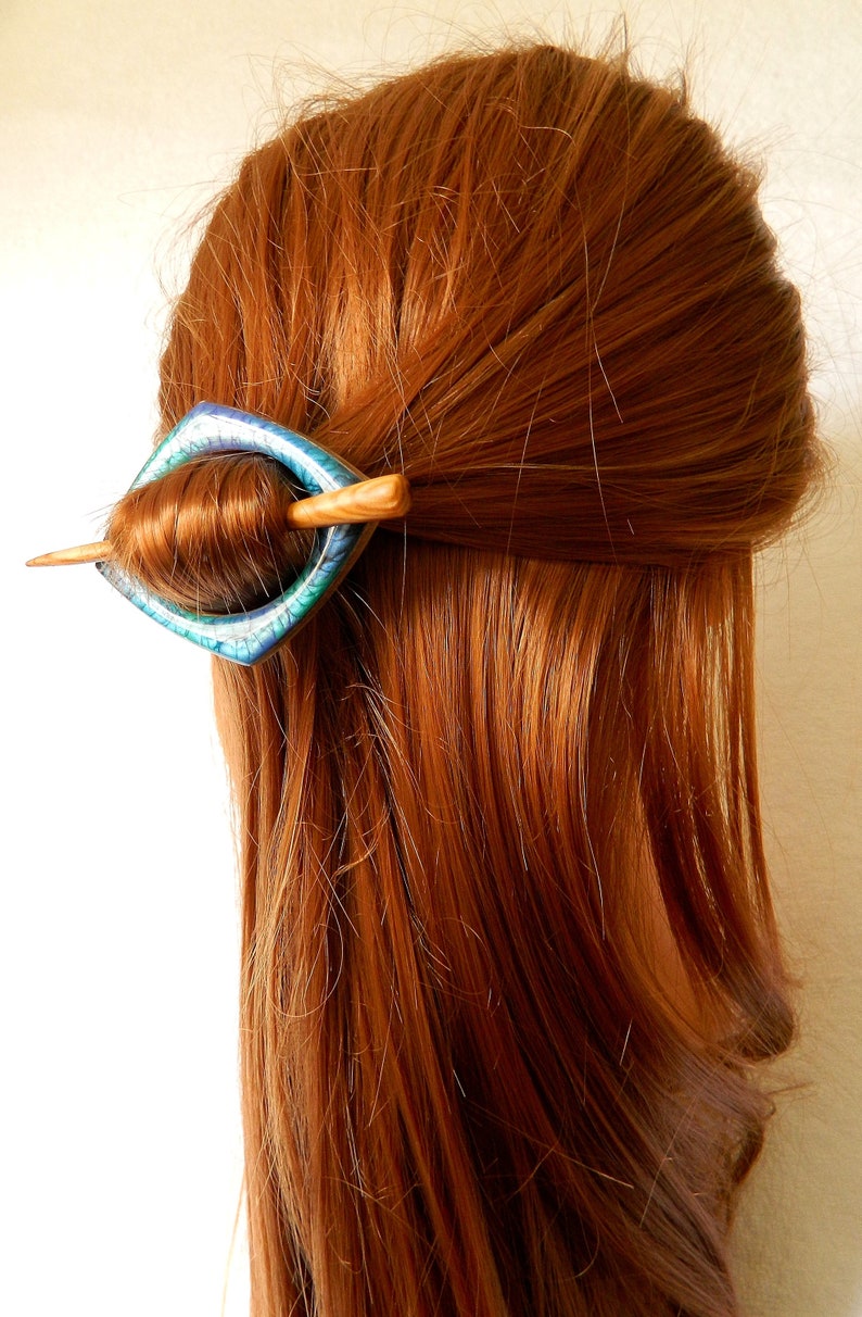 hair painted and lacquered by hand. jerseys Brooch for scarves