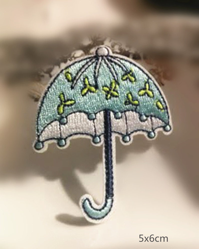 2pcs 6pcs 12pcs bulk lot Red lip umbrella embroidered iron on patch diy apparel wholesale