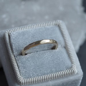 Slim Hammered 9ct Gold Ring band // With Personal Message Engraving Possible // Modern Gold Jewelry