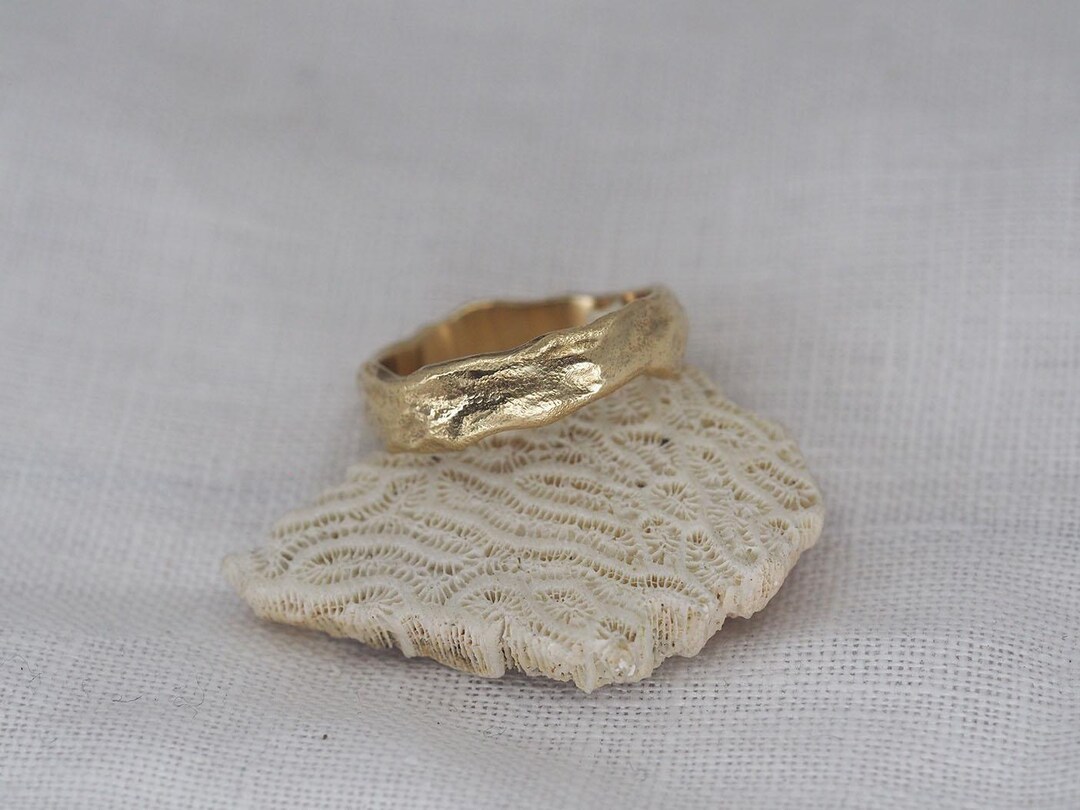 Undulating Gold 5mm Wide Sculptural Undulating Gold Ring - Etsy