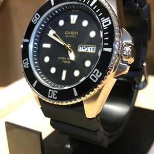 Casio Diver Duromod with Day/Date Duro MDV106-1AV 200M | Etsy Nederland