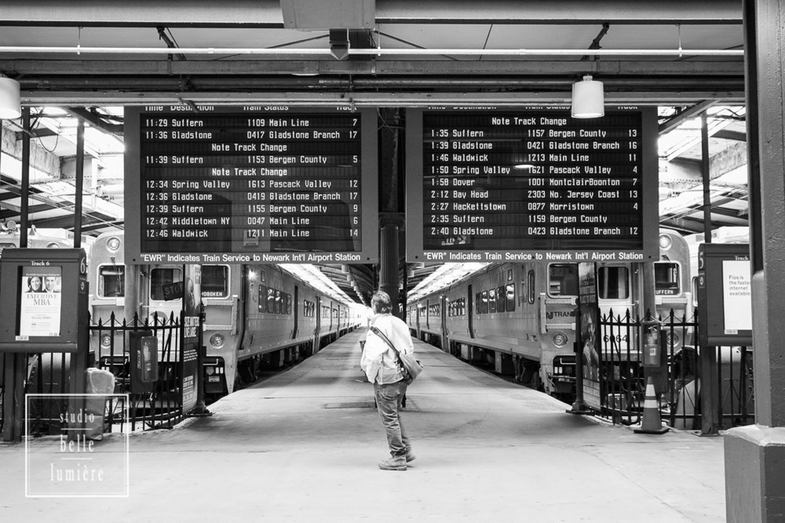 Пригородные поезда Нью-Йорка. Пенсильванский вокзал с Нью Ерке 2022 фото. New York Train. Commuter Town перевод. Branch track