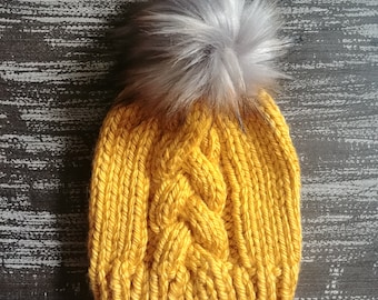 Hand Knit Beanie//Faux fur pom pom beanie//Winter Hat//Hand Knit Hat//Pom pom hat//Hand Knit Winter Hat//Knitted hat//Hand Knit hat for kids