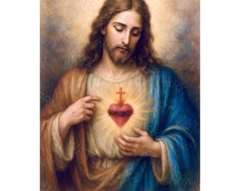 Puede incluir: Una pintura religiosa de una figura con cabello largo castaño y barba, vistiendo una túnica blanca con una túnica color canela y una capa azul. Un corazón rojo brillante con una cruz encima está centrado en el pecho, irradiando luz.