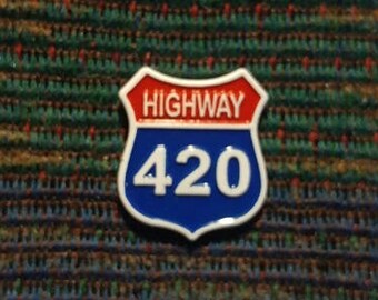 US Highway Street Sign Enamel Lapel Hat Pin