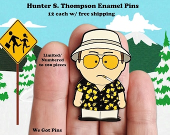 Pin de solapa esmaltado con la caricatura de Miedo y asco en Las Vegas de Hunter S. Thompson